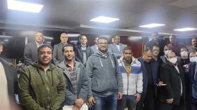 تعرف على مطالب العاملين بتصنيع البترول بالسويس خلال لقاؤهم بنواب المحافظة