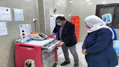 وكيل صحة السويس يتفقد طوارئ الجراحة بالمستشفي العام