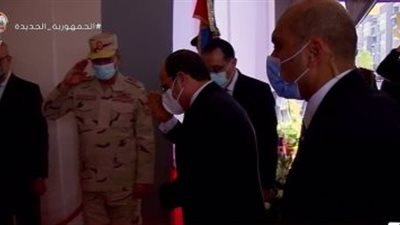 الرئيس يصل مقر افتتاح مشروعات قومية جديدة بقطاعى الإسكان والطرق