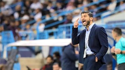 مسيرة بيدور إيمانويل بالملاعب