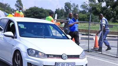 الأهلي يتهم صن داونز بتعطيل وصول حافلة الفريق لملعب سوكر سيتي