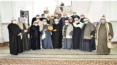 نقابة القراء تهدي درع النقابة لوزير الأوقاف تقديرًا لجهوده في خدمة القرآن الكريم