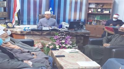 أوقاف السويس تجتمع بمديري الادارات لمناقشة خطة العمل خلال شهر رمضان