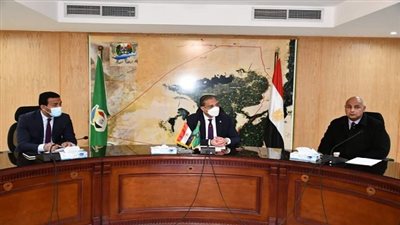 محافظ الفيوم ورئيس جهاز تعمير القاهرة يتابعان مشروعات 