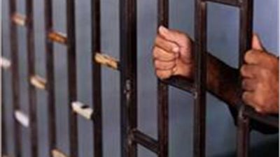 الحبس سنة مع الإيقاف والمراقبة لـ 4 أشخاص عطلوا وسائل النقل في الشرقية