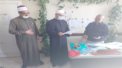 وكيل أوقاف السويس يهنئ الموظفين بشهر رمضان المعظم