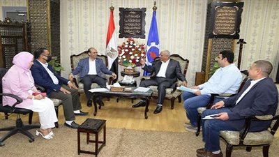 محافظ السويس يلتقي رئيس الكتلة البرلمانية لنواب المحافظة