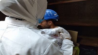 صحة السويس تواصل تطعيم المواطنين بلقاحات كورونا