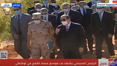الرئيس السيسى يعطى الإذن ببدء موسم حصاد القمح فى توشكى