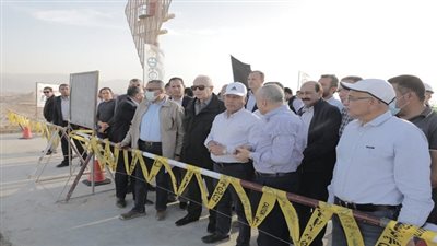 وزير النقل ورئيس إقتصادية قناة السويس يتفقدان مشروع إستكمال تطوير ميناء السخنة