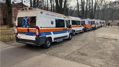 بريطانيا تدعم أوكرانيا بسيارات إسعاف وإطفاء جديدة