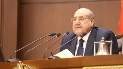 رئيس مجلس الشيوخ يهنئ الرئيس السيسى بمناسبة عيد الفطر المبارك
