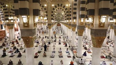 السعودية: المصلون يشهدون ختم القرآن الكريم بالمسجد النبوى فى أجواء روحانية