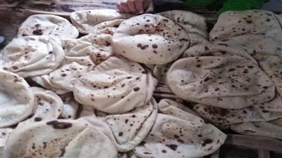 التموين: إيقاف خصم نسبة 10% من حصص دقيق المخابز