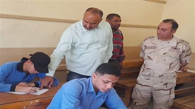 وكيل تعليم السويس يتابع  انتظام امتحانات النقل