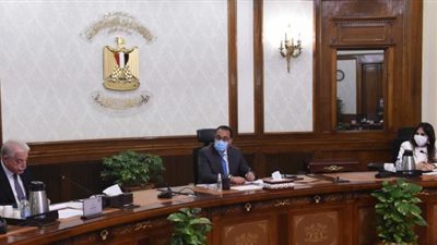 مدبولي يتابع مع محافظ جنوب سيناء الموقف التنفيذى للمشروعات بشرم الشيخ