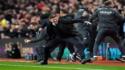 جيرارد.. فرصة لنجم ليفربول لمنح الدوري الإنجليزي للريدز