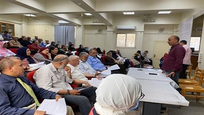 تعليم السويس تعقد إجتماعاً برؤساء لجان الشهادة الاعدادية