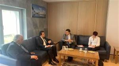 القائم بأعمال وزير الصحة يلتقي بنظيرته القطرية لبحث تعزيز سبل التعاون