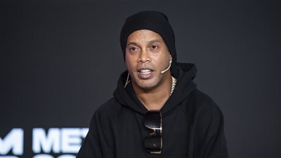 رونالدينيو يكشف هوية لاعب مصري تمنى اللعب بجواره