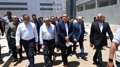 رئيس الوزراء يتفقد منشآت فندقية جارى تنفيذها بشرم الشيخ