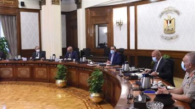 رئيس الوزراء يتابع موقف تنفيذ بروتوكولات التعاون بين الإسكان والهيئة الهندسية