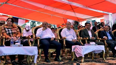 مدبولى: نحن فى الدقهلية لنرى معدل إنجاز مشروعات جارى تنفيذها بالمحافظة