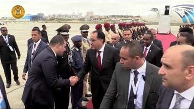 مدبولي يصل الصومال للمشاركة فى مراسم تنصيب الرئيس حسن شيخ محمود