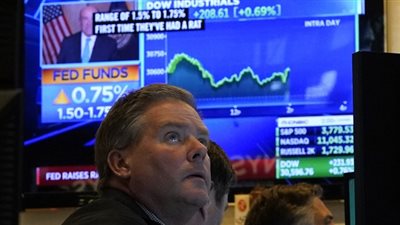 بعد رفع سعر الفائدة.. انخفاض مؤشر الأسهم الأمريكية