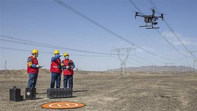 الصين تستخدم طائرات بدون طيار لفحص خطوط نقل الطاقة الكهربائية