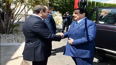 الرئيس يؤكد لملك البحرين حرص مصر على تعزيز وحدة الصف العربى