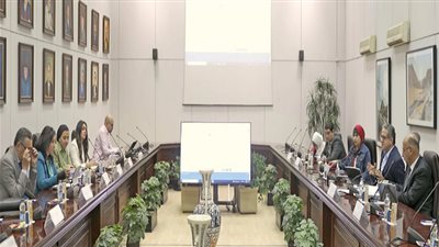 وزير السياحة والآثار يواصل مناقشة الاستعدادات السياحية لمؤتمر COP 27