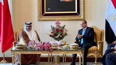 ولى عهد البحرين يشيد خلال لقاء الرئيس السيسى بدور الجالية المصرية بالبناء والتنمية