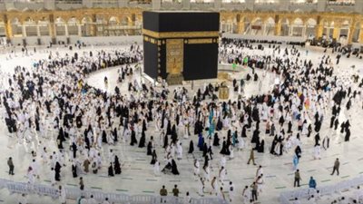 شاشات إلكترونية بالمسجد الحرام لخدمة حجاج بيت الله