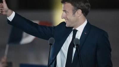 فرنسا تعلن إعادة 35 قاصرا من رعاياها و16 من أمهاتهم من سوريا