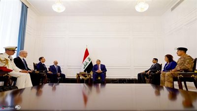رئيس الوزراء العراقى يتسلم 