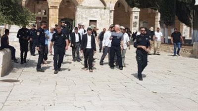 مستوطنون إسرائيليون يقتحمون الأقصى