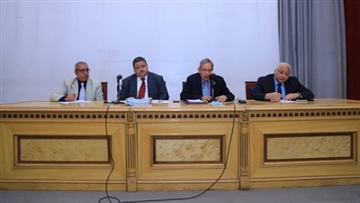 وزارة التربية والتعليم الفني تناقش خطة تطوير التعليم الفني في مصر
