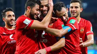 قائمة الأهلي لمواجهة فاركو.. استبعاد 13 لاعب