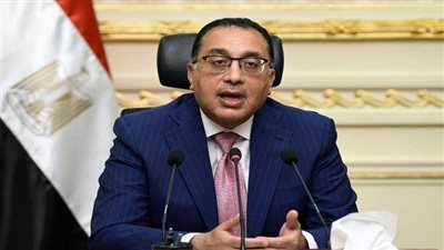 رئيس الوزراء: غلق المحلات والمولات 11 مساء