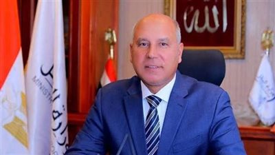وزير النقل: الرئيس السيسى وجه بجعل مصر مركزا من مراكز التجارة العالمية