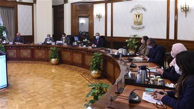 الحكومة تعقد اجتماعها بدون إضاءة المصابيح