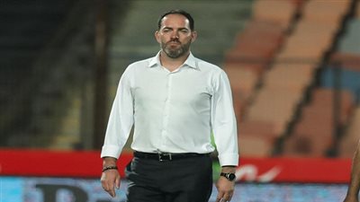 ناقد رياضي: المدير الفنى للنادي الأهلي 