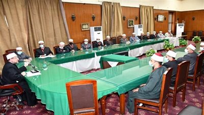 وزير الأوقاف يجتمع بأئمة المساجد الكبرى لتكثيف الأنشطة الدعوية
