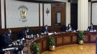 الحكومة تتعاقد مع صاحب أحد مصانع إنتاج الأثاث الخشبى بالمنطقة الصناعية بالمنيا