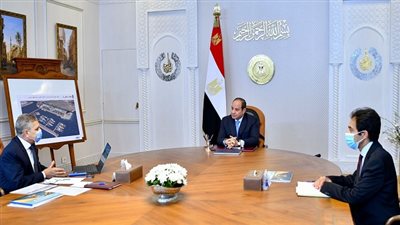 الرئيس يطلع على معدلات حركة الملاحة بقناة السويس خلال 2022/2021