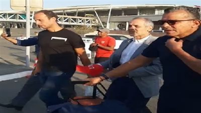 وصول كولر مدرب الأهلى الجديد إلى القاهرة لبدء مهمته مع المارد الأحمر
