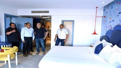 مدبولي يتفقد استعدادات بعض فنادق شرم الشيخ لاستضافة رواد مؤتمر المناخ