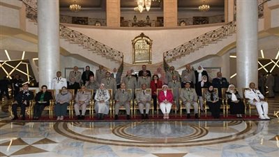 وزير الدفاع والإنتاج الحربى يكرم قادة القوات المسلحة المحالين للتقاعد