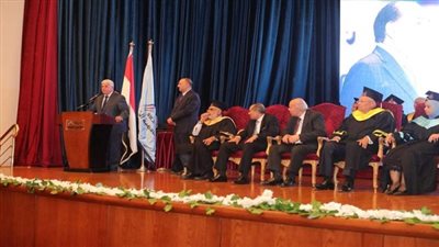 وزير التعليم العالي يشهد تخريج دفعة جديدة بمعهد الهندسة بأكاديمية الشروق